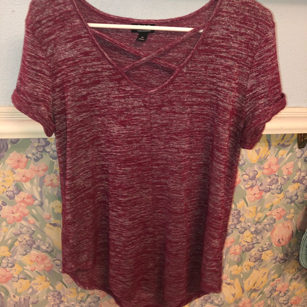 A.n.a zig zag light burgundy top